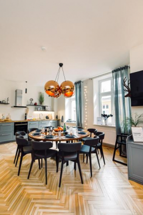 ELVIS apartment/11 beds/6 bedrooms/Riga Old Town